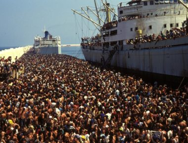 migranti- sbarco albanesi a bari