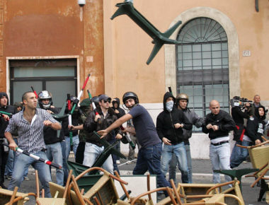 scontri tra studenti di destra e di sinistra a piazza navona  PHOTO SAMANTHA ZUCCHI INSIDEFOTO - Fotografo: ZUCCHI INSIDEFOTO