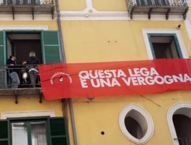 salerno striscione antilega