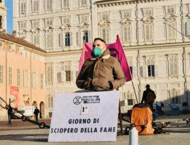 Torino Extinction-Rebellion-sciopero-fame-ruggero reina