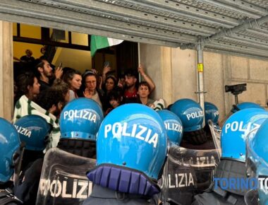 Torino Studenti Palestina protesta polizia