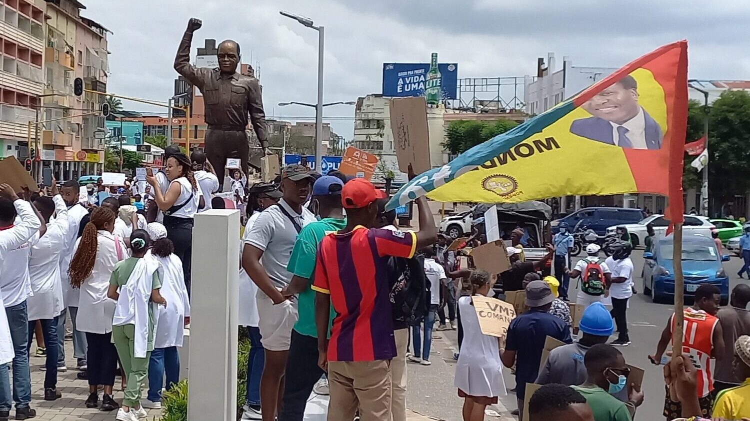 Protesta a Maputo. Foto dal profilo X di Verdade Democracia